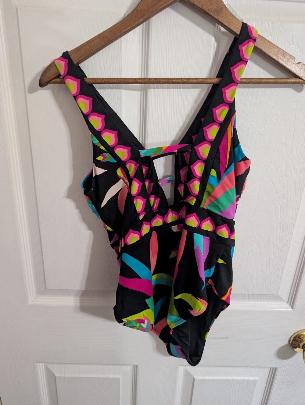 Trina Turk Womens Bathing Suit Black One Piece Swimsuit Size Size 6 - Picture 2 of 3